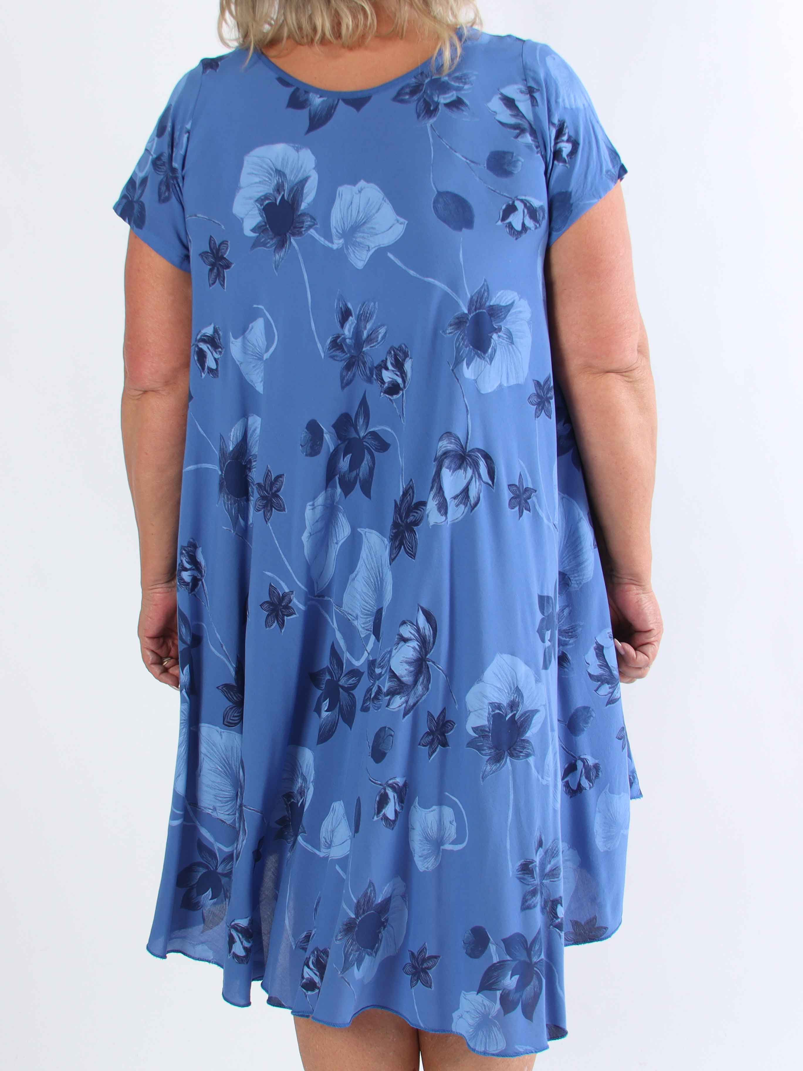 Bora - Sød plus size tunikakjole i bomuld med blomsterprint